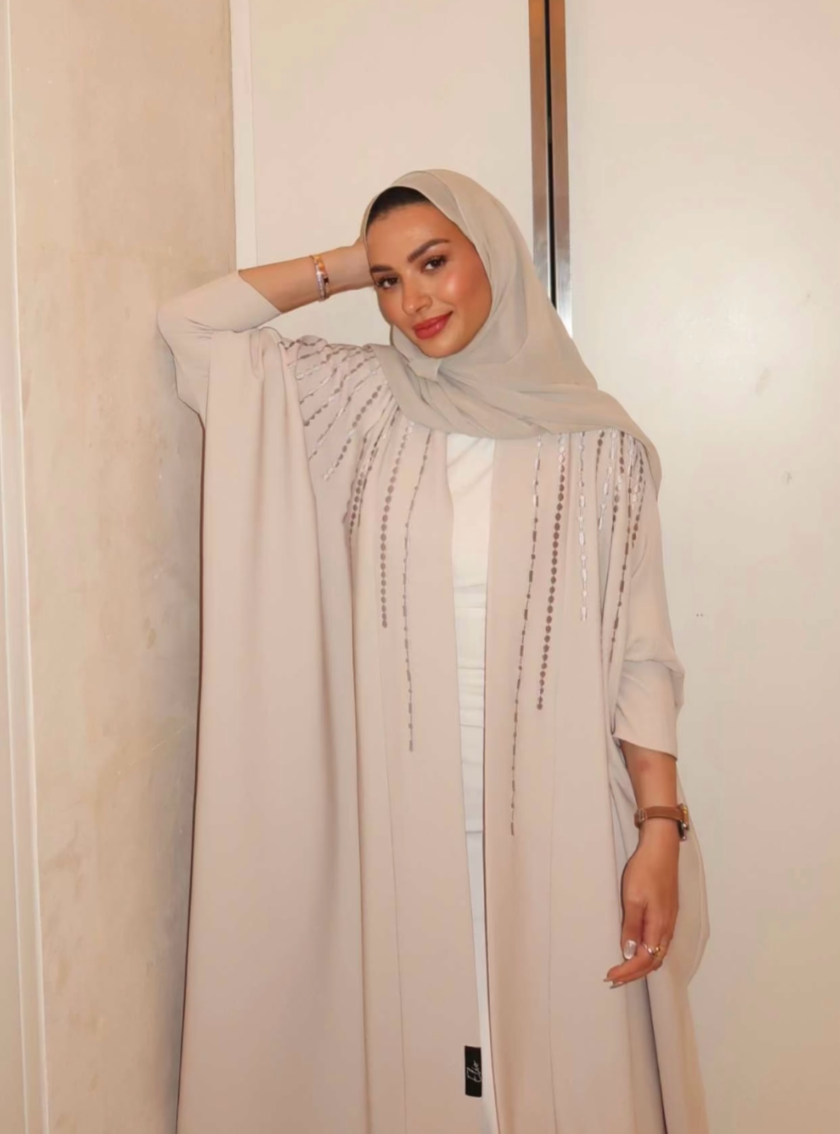 Light beige bisht