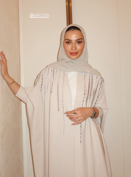Light beige bisht